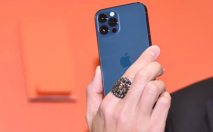 万秀苹果手机维修分享iPhone12系列重启方法教程 